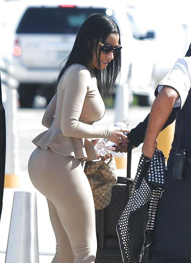 Sophie Turner в купальнике