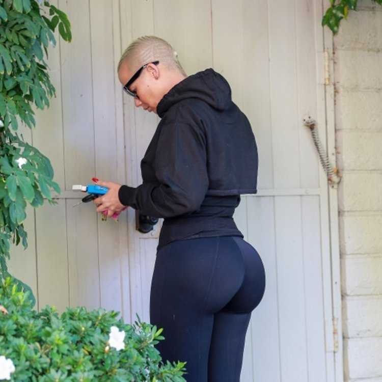 Эмбер Роуз ягодицы