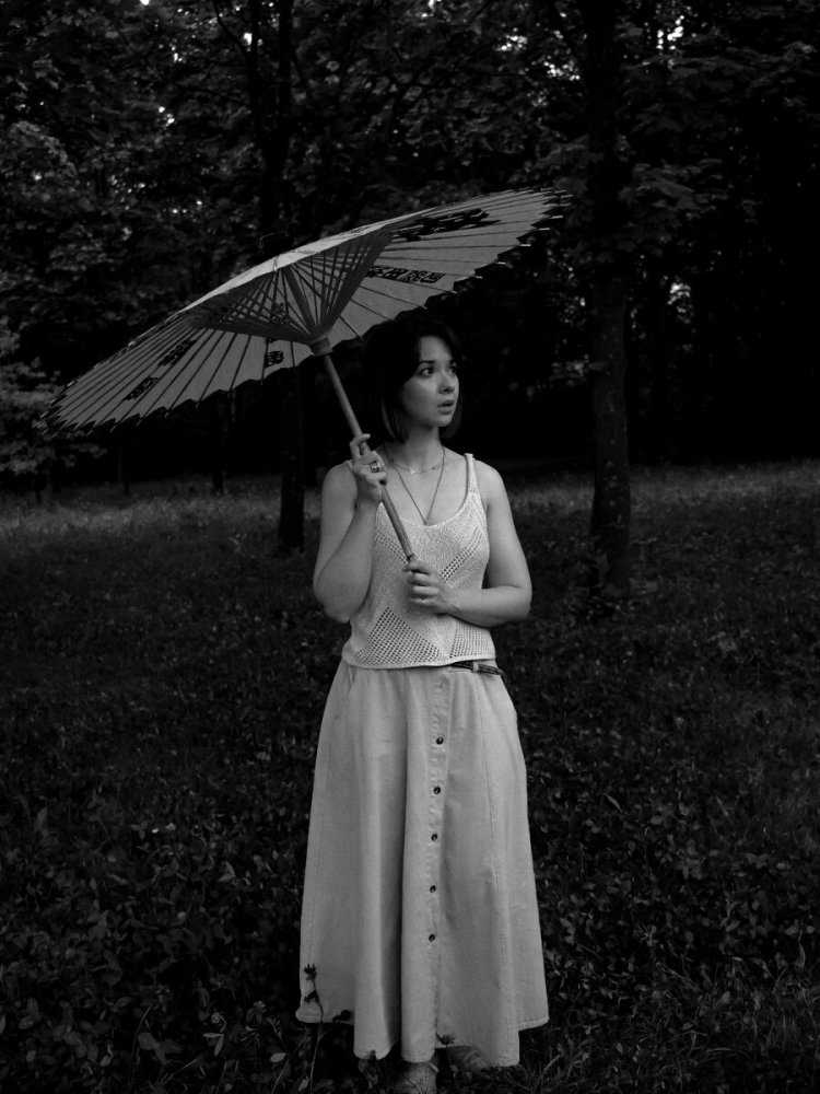 Девушка с зонтом японка19