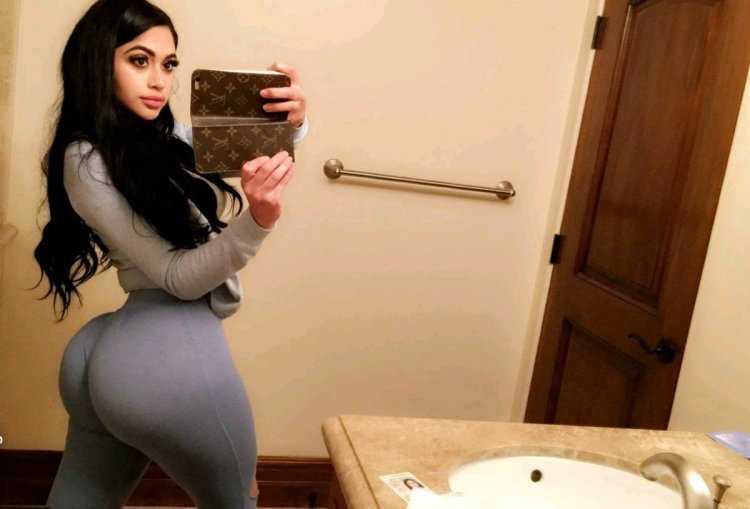 Jailyne Ojeda Ochoa в платье