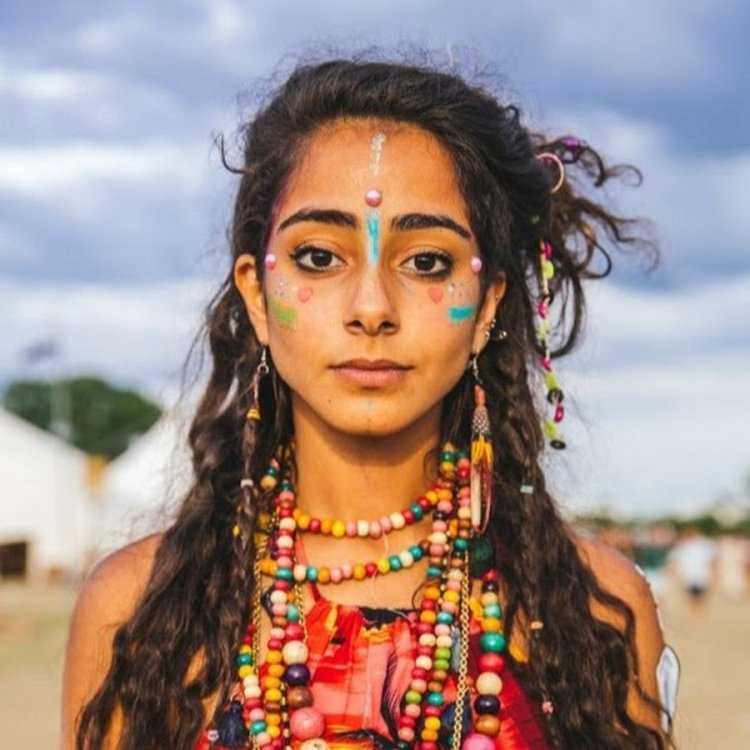 Индийская девушка арт