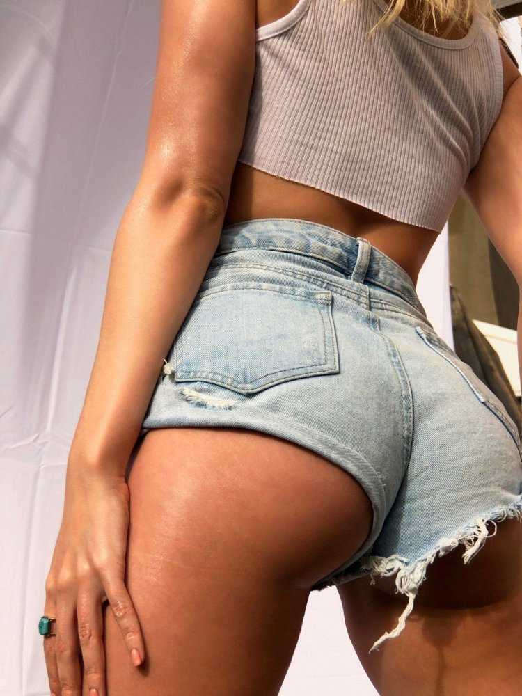 Спортивные девушки с большими попами