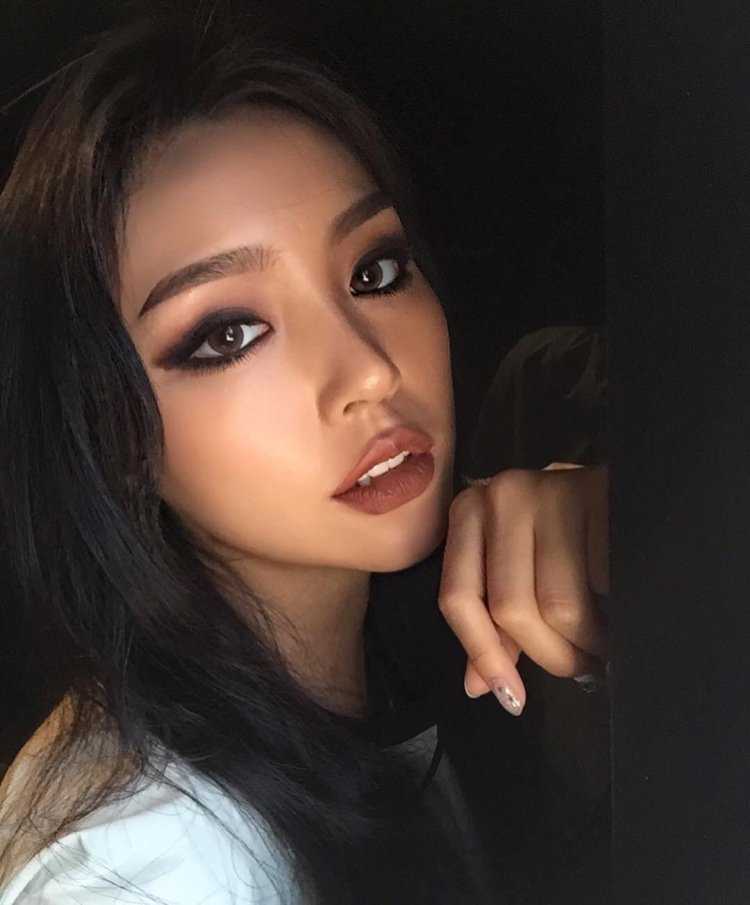 Айжан Асемова селфи