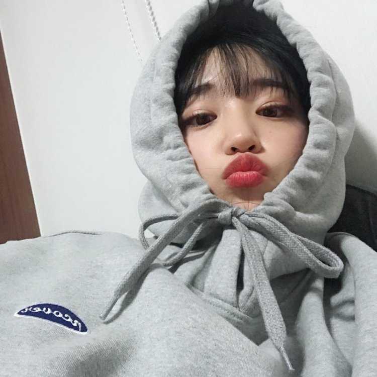 Кореец в капюшоне