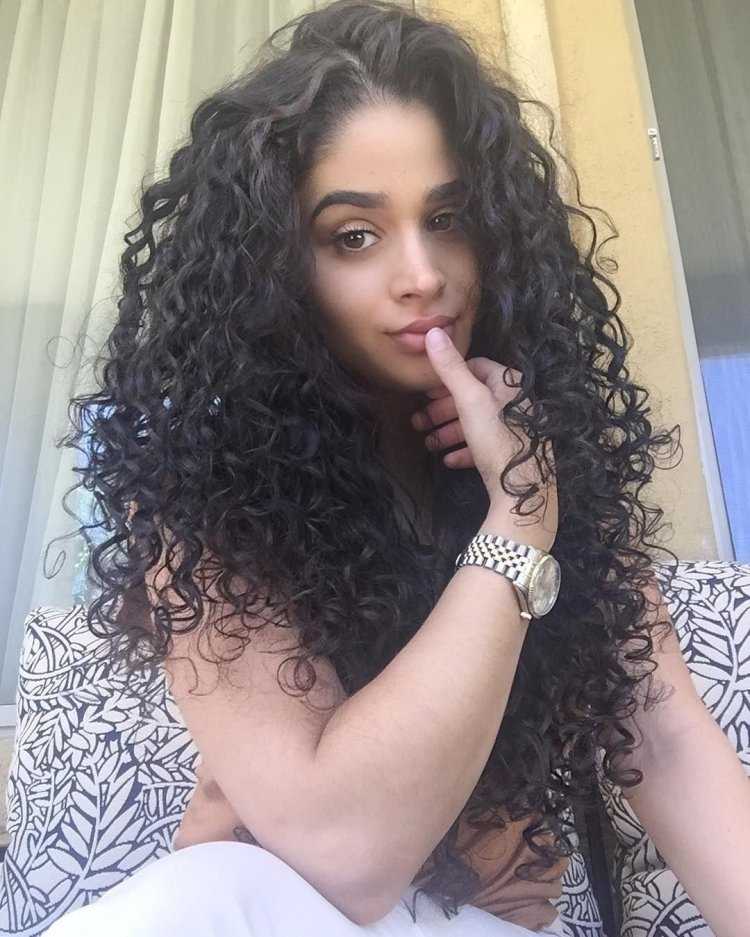 Кудрявые армянки