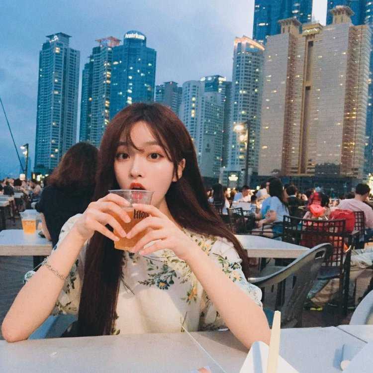 Корейские девушки в городе