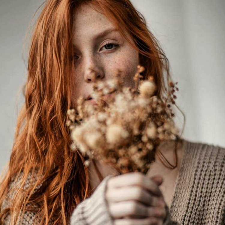 Рыжеволосая девушка Эстетика