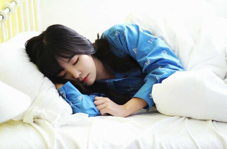 Корейские актеры спят