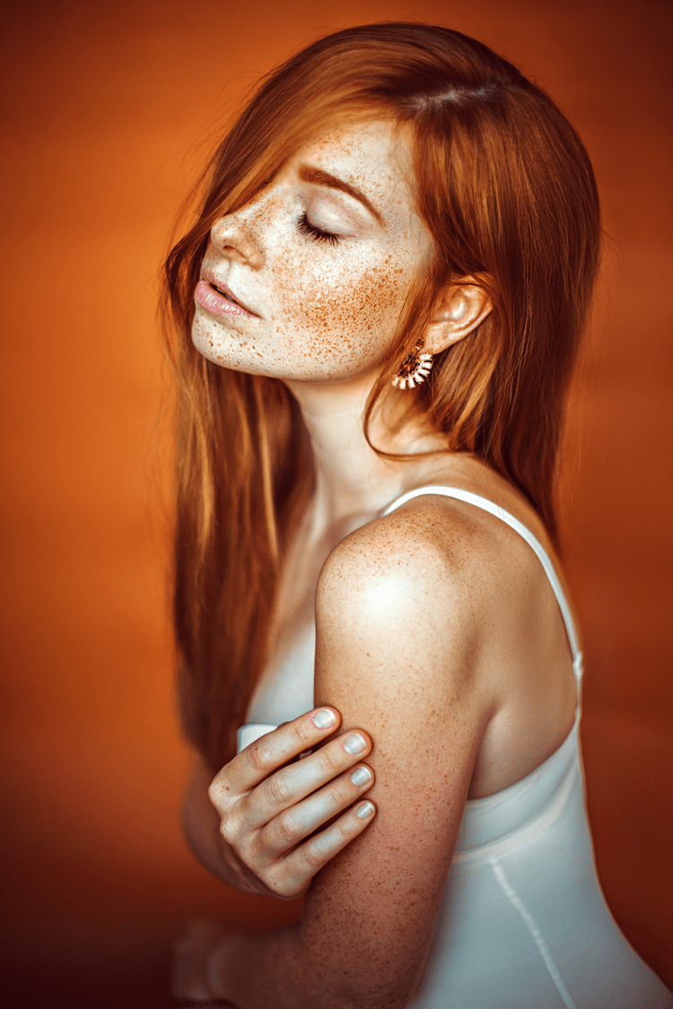 Фэй Рейган веснушки