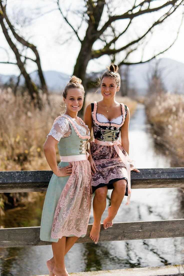 Дирндль босиком