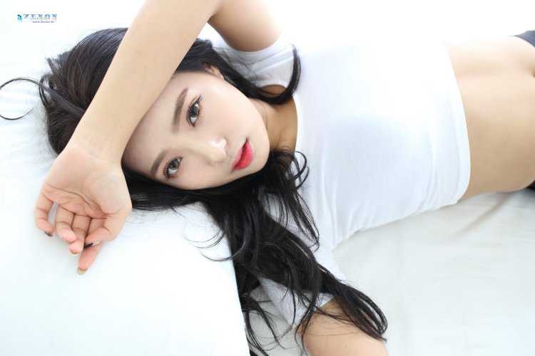 Азиатские девушки с черными волосами