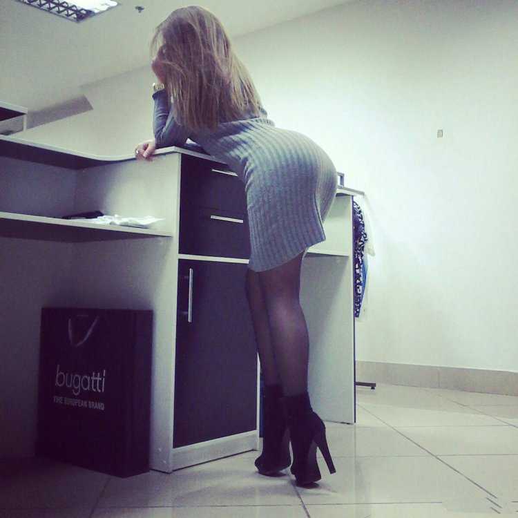 Чарли Этвелл в юбке