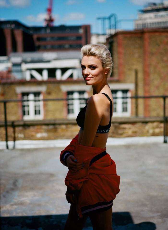 Уоллис Дэй на фото