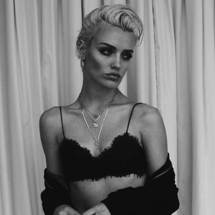 Уоллис Дэй на фото