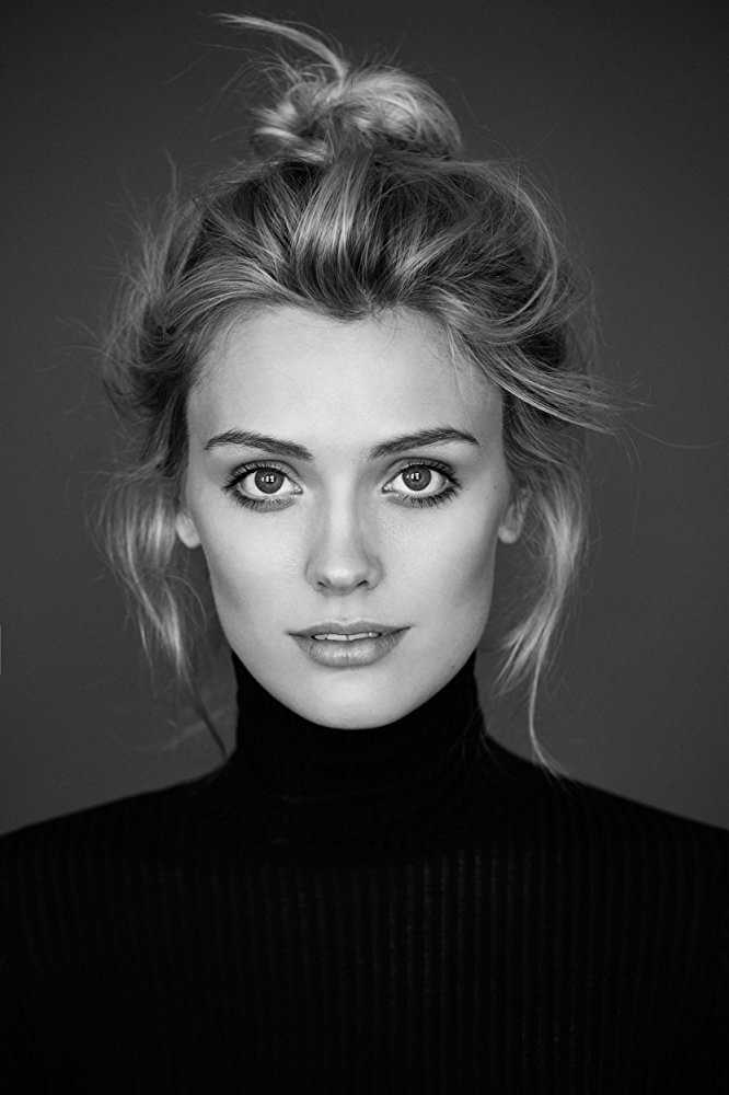 Уоллис Дэй на фото