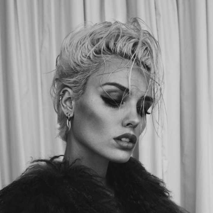 Уоллис Дэй на фото