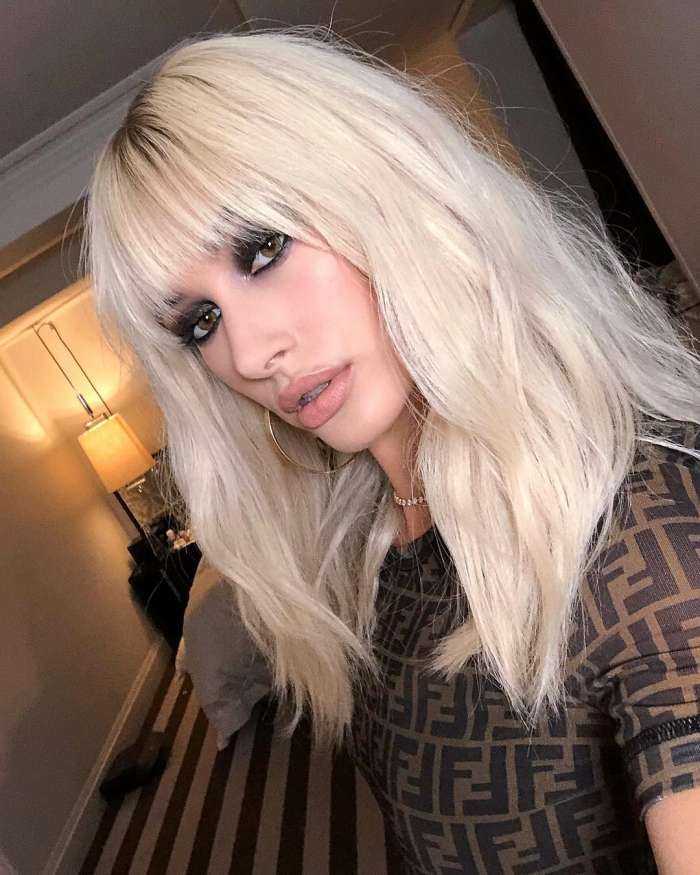 Блондинки с челкой на фото