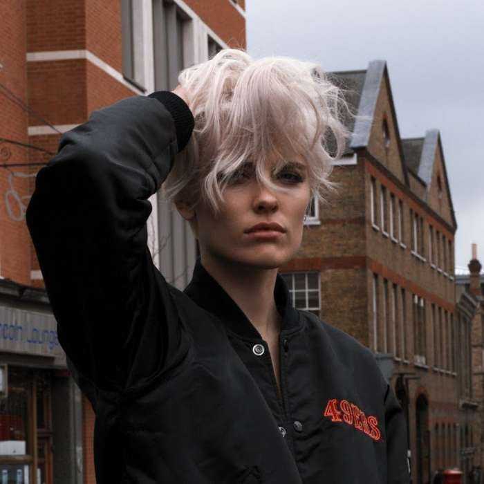 Уоллис Дэй на фото