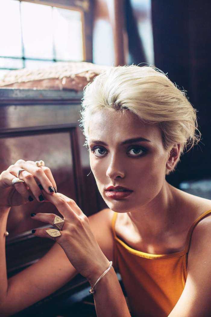 Уоллис Дэй на фото