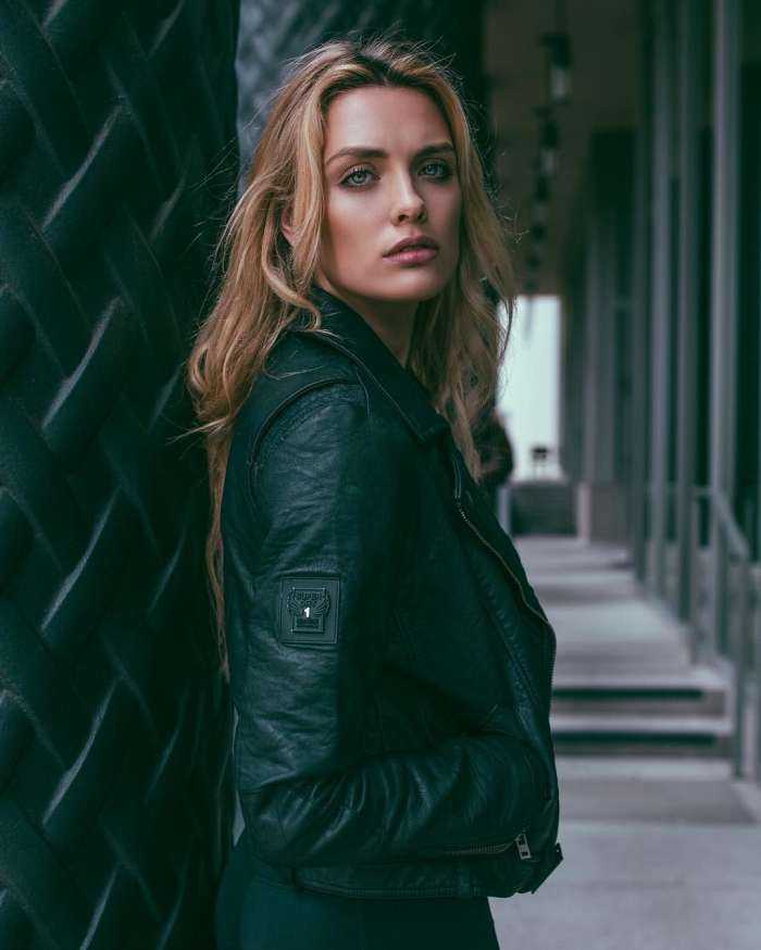 Уоллис Дэй на фото