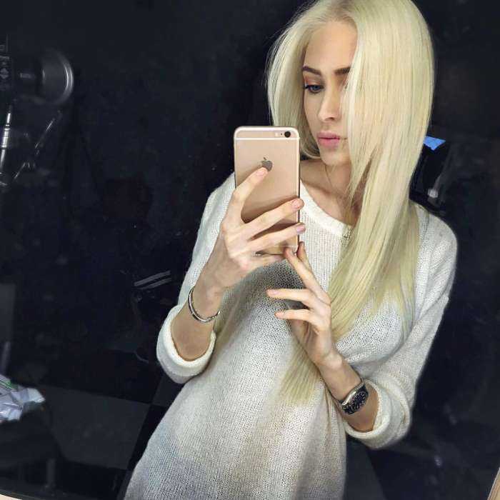 Блондинки с челкой на фото