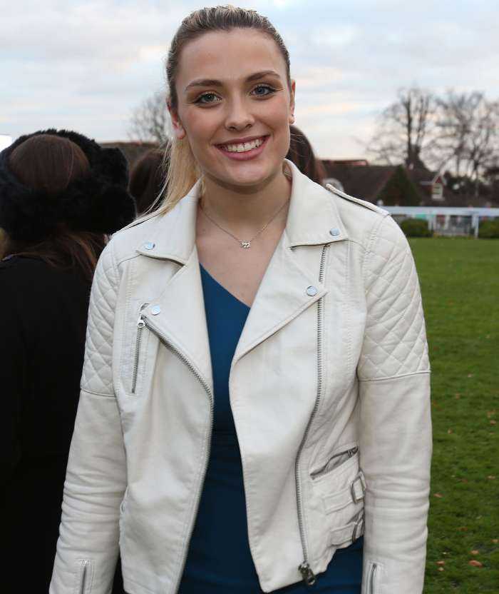 Уоллис Дэй на фото