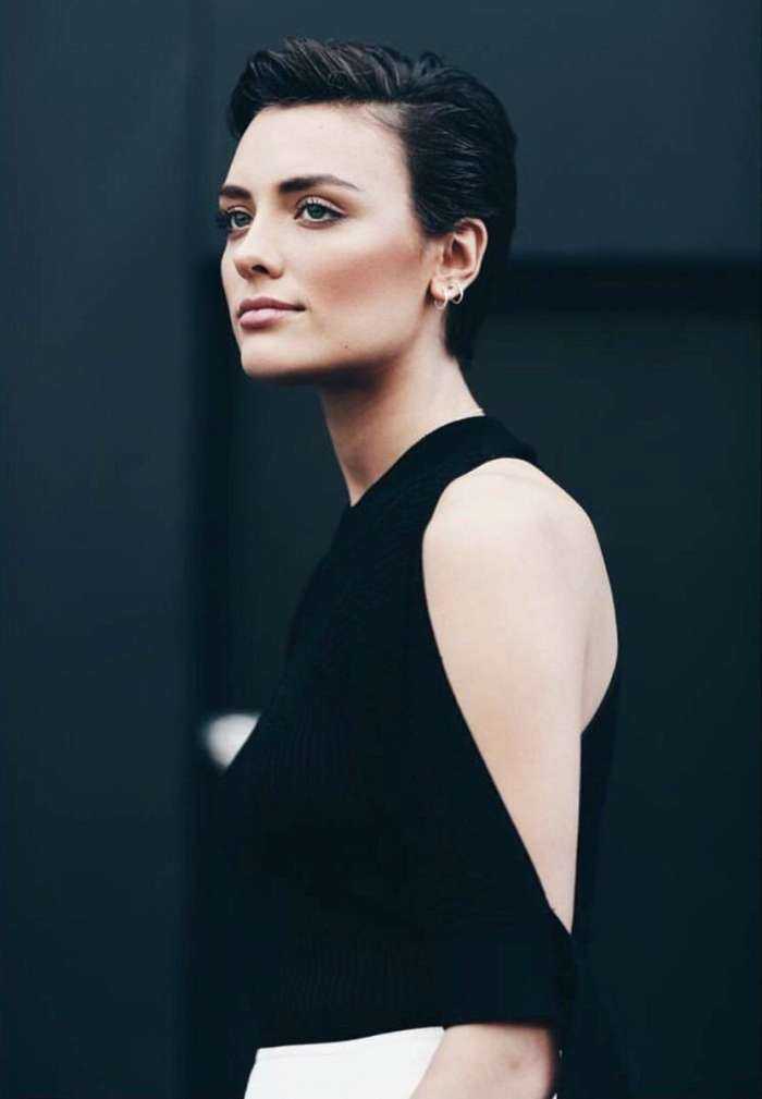 Уоллис Дэй на фото