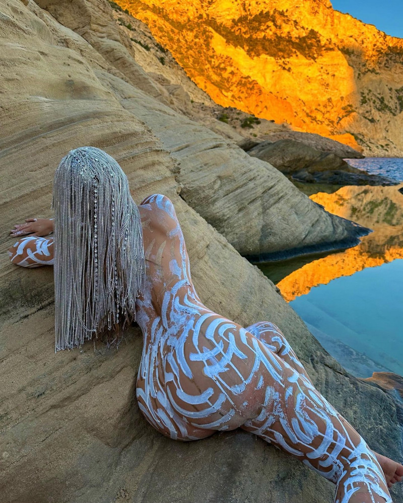 Деми Роуз голая на фотографиях