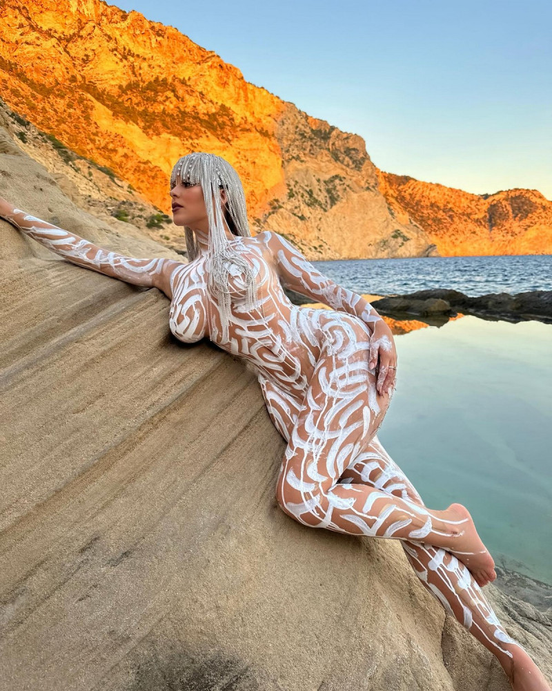 Деми Роуз голая на фотографиях