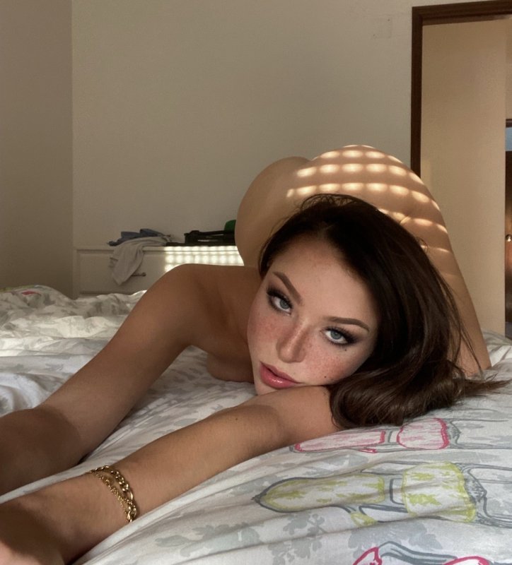 Грация и гибкость молодых красоток, фото девушек прогибающих спинку