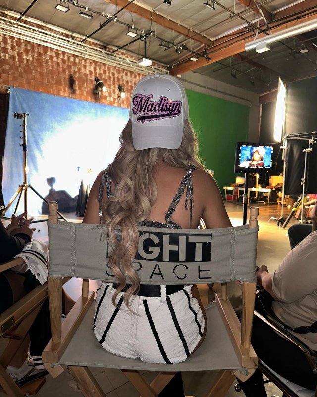 Мадисин Шипман на откровенных фото