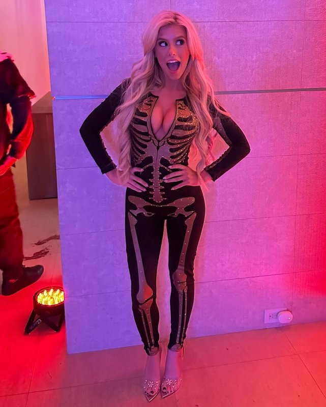 Мадисин Шипман на откровенных фото