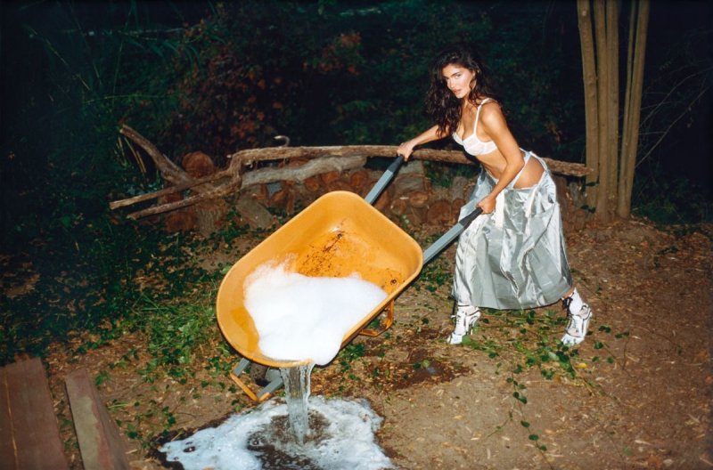 Кайли Дженнер на откровенных снимках